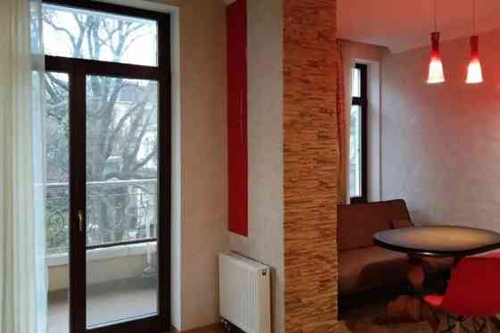 Оренда Квартира 2-кімнатна, 3/10 поверх на Французский б-р, 13а Одесса