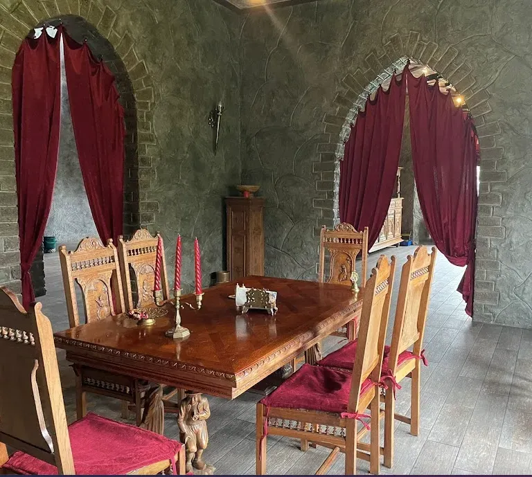 Продаж 2-поверховий Будинок з ділянкою 75 сот 400 кв.м 6 кімн. на зазим