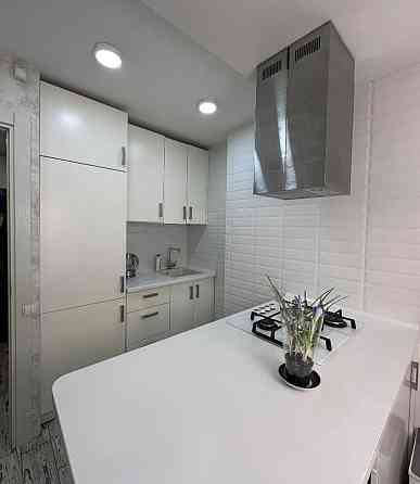 Продаж Квартира 3-кімнатна, 9/9 поверх на Березинская ул., 37 Дніпро