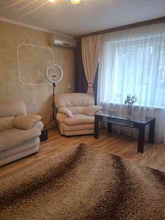 Продаж Квартира 3-кімнатна, 1/9 поверх на Незалежності Kirovohrad