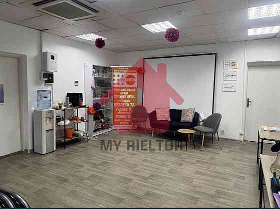 Оренда приміщення вільного призначення на Поштова пл. поверх - 1 Uzhhorod