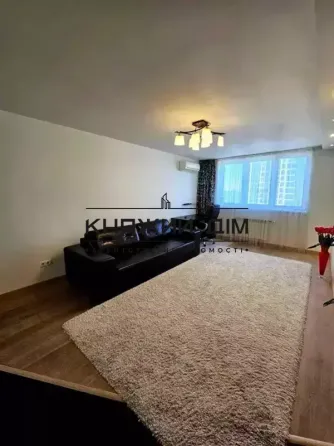 Оренда Квартира 1-кімнатна, 18/25 поверх на Урловская ул. Kiev