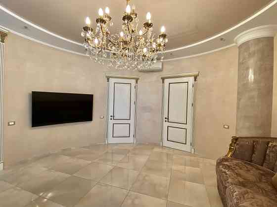 Продам 2 комнатную квартиру с кухней -гостинной на пр. Шевченко в Климовском доме Одеса