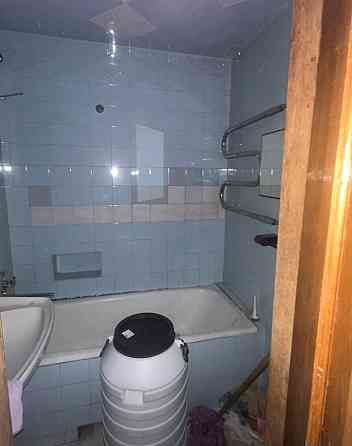 Продаж Квартира 4-кімнатна на ул. Посмитного, 33 Одеса