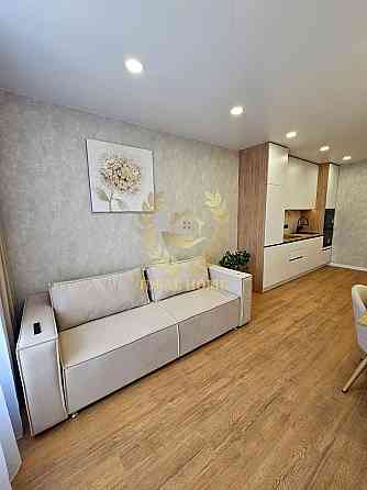 Продаж Квартира 1-кімнатна, 17/20 поверх на Александра Олеся ул., 27А Kiev