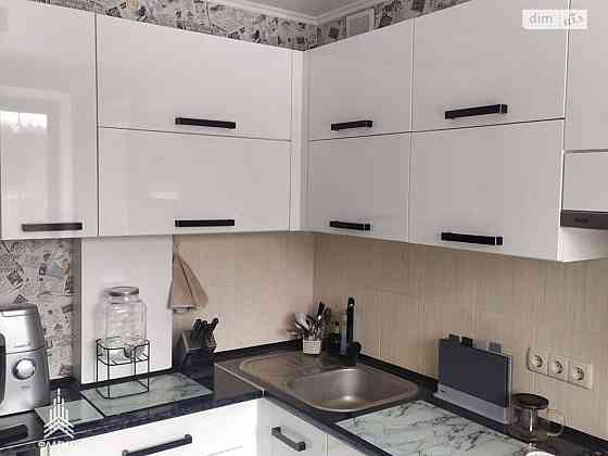 Продаж Квартира 3-кімнатна, 3/3 поверх на Гніванське шосе Вінниця