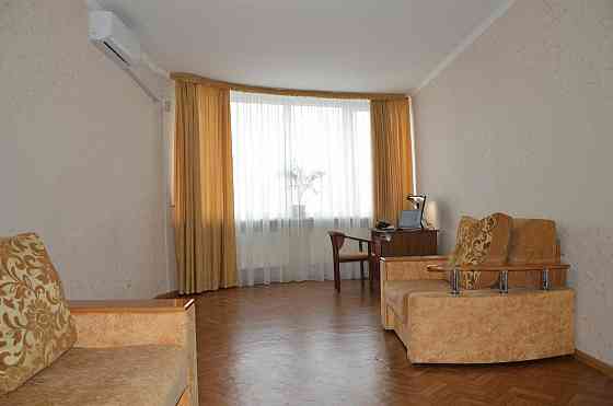 Оренда Квартира 2-кімнатна, 17/25 поверх на Харьковское шоссе, 19а Киев