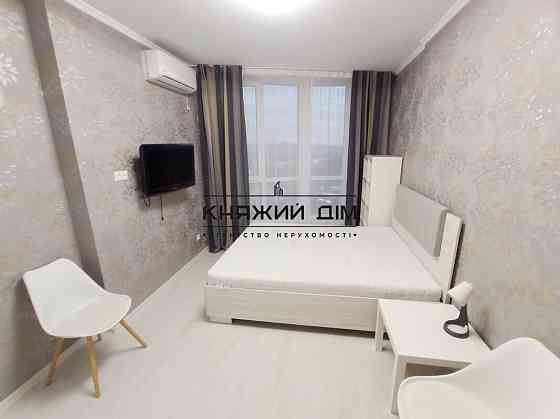 Оренда Квартира 1-кімнатна, 14/27 поверх на Светлая ул. Киев