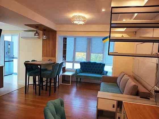 Продаж Квартира 3-кімнатна, 3/9 поверх на Артилерійський вул., д. 5-А Киев