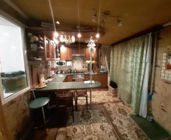 Продаж Квартира 4-кімнатна на ул. Зоряна, 35 