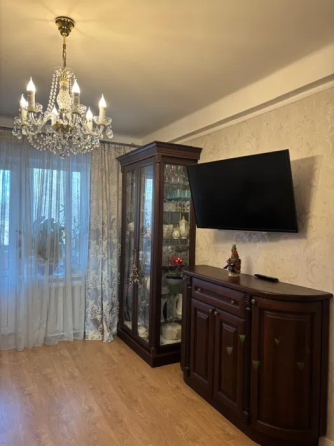 Продаж Квартира 3-кімнатна, 6/9 поверх на Васильківська, 2а Kiev