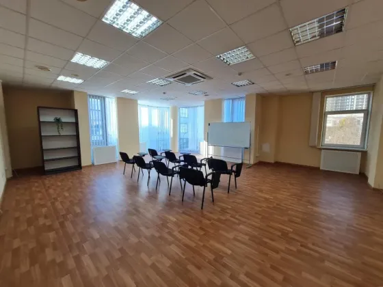 For rent Office Spaces area 69.5 sq.m floor 4 Kiev Провулок Хрестовий 2 Kiev