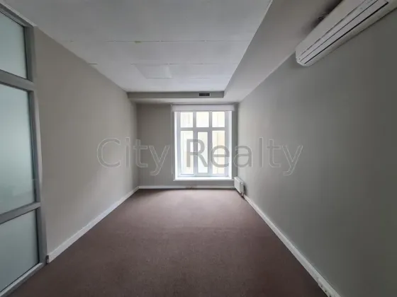 Здається Офісні приміщення площа 327 кв.м 4-й поверх Київ Ігорівська 12Б Київ