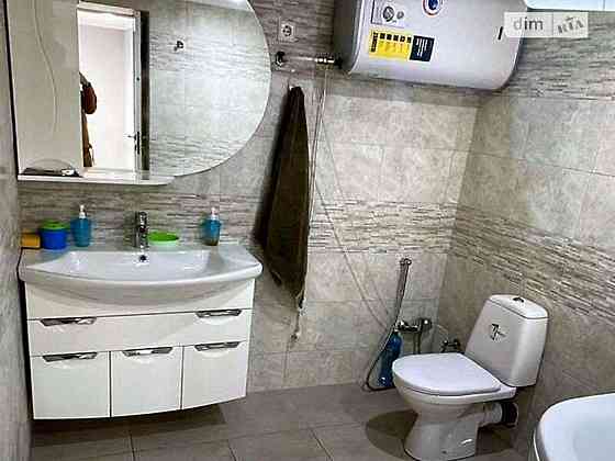 Продаж Квартира 3-кімнатна, 10/11 поверх на ул.Тополевая Одеса