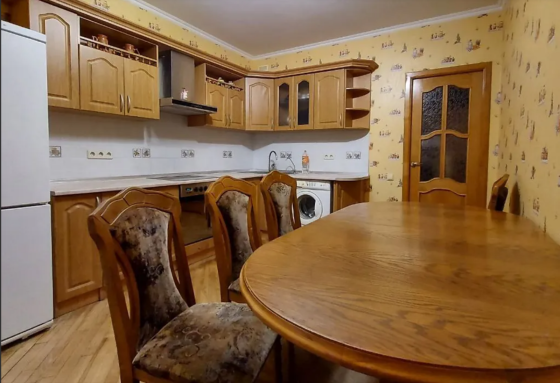 Оренда Квартира 2-кімнатна, 14/18 поверх на Харківське шосе, 56 Киев