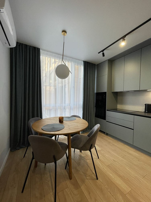 Продаж Квартира 1-кімнатна, 5/9 поверх на Салютна вул., д. 2б Київ - фото 2