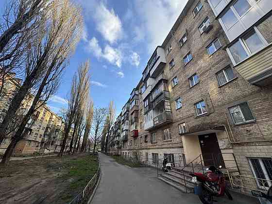 Продаж Квартира 1-кімнатна, 3/5 поверх на вул. Мрії, 3А Київ