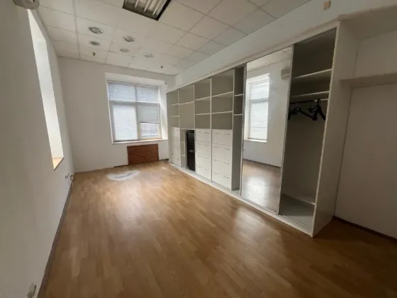 Здається Офісні приміщення площа 166 кв.м Дніпро Челюскіна Дніпро