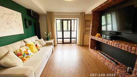 Продаж Квартира 3-кімнатна, 5/8 поверх на Голосіївський просп. (проспект 40-річчя Жовтня) вул., д. 82 Kiev