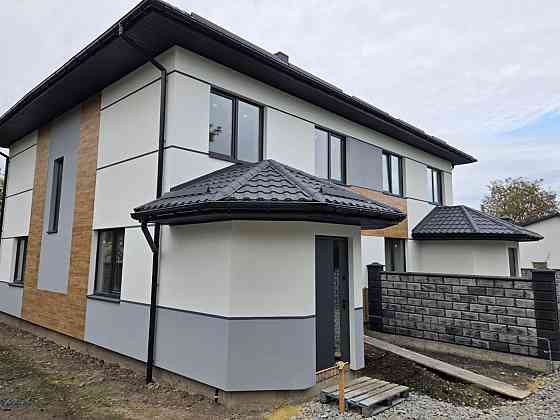 Продаж Будинок 4-кімнатний на вул. Залізнична Rivne