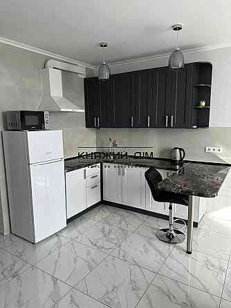 Оренда Квартира 1-кімнатна, 4/27 поверх на Бажана Николая просп. Київ