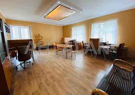 Оренда Будинок 3-кімнатний на Турівська вул., 29 Киев