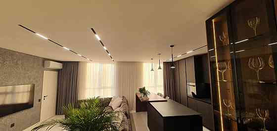 Продаж Квартира 4-кімнатна, 21/25 поверх на вул. Червоної Калини Львів