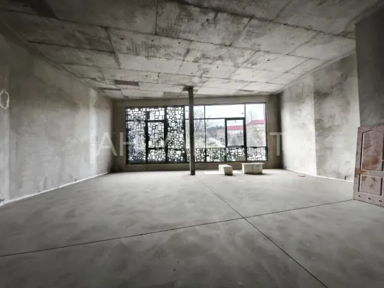 Здається Торгово-офісний центр площа 311 кв.м 2-й поверх Ужгород Тірімзєва 12Б Ужгород