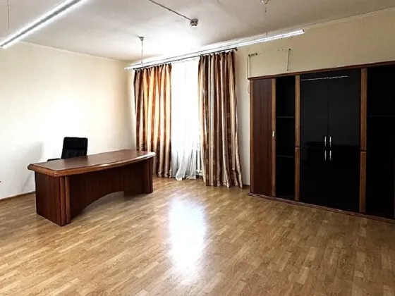 Здається Бізнес-центр / Адміністративна будівля площа 102 кв.м Київ Дніпровський , вул. Бучми 5 Київ