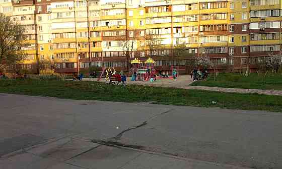 Продаж Квартира 5-кімнатна, 1/9 поверх на Маяковского Владимира вул., д. 4 Київ