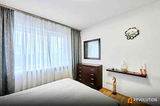 Продаж Квартира 3-кімнатна, 9/14 поверх на Глушкова Академіка вул., д. 27 Київ