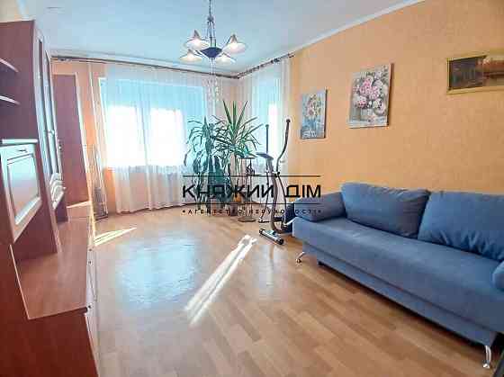 Оренда Квартира 3-кімнатна, 18/23 поверх на Феодосийский пер. Киев