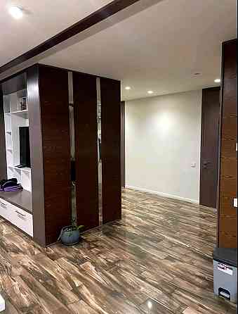 Продаж Квартира 3-кімнатна, 23/26 поверх на Кондратюка Юрія вул., д. 5 Киев