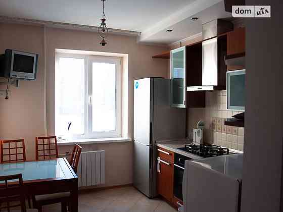 Оренда Квартира 3-кімнатна, 6/10 поверх на ул. Михаила Драгоманова Київ