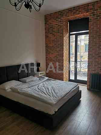 Оренда Будинок 4-кімнатний на Євгена Чикаленка вул., 10А Киев