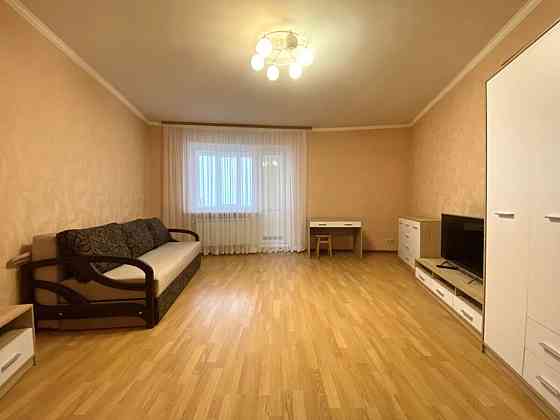 Оренда Квартира 1-кімнатна, 18/25 поверх на Срибнокильская ул., 12 Kiev