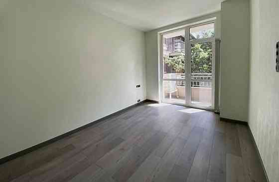 Продаж Квартира 3-кімнатна, 6/10 поверх на Отрадная ул., 13 Одеса