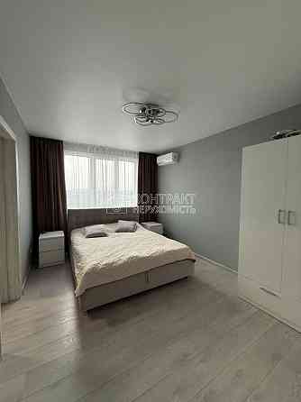 Продаж Квартира 4-кімнатна, 9/9 поверх на вул. Амосова Харків