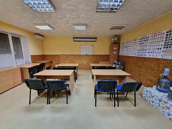 Оренда офісне приміщення на Іллінська вул., 12 поверх - 2/3 Kiev