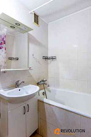 Продаж Квартира 1-кімнатна, 10/16 поверх на Червоної Калини вул., д. 2-А Київ