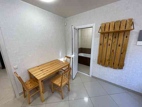 Оренда Квартира 1-кімнатна, 1/2 поверх на Садовая ул., 66 Киев