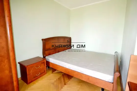 Оренда Квартира 1-кімнатна, 5/9 поверх на Святошинская ул. Київ