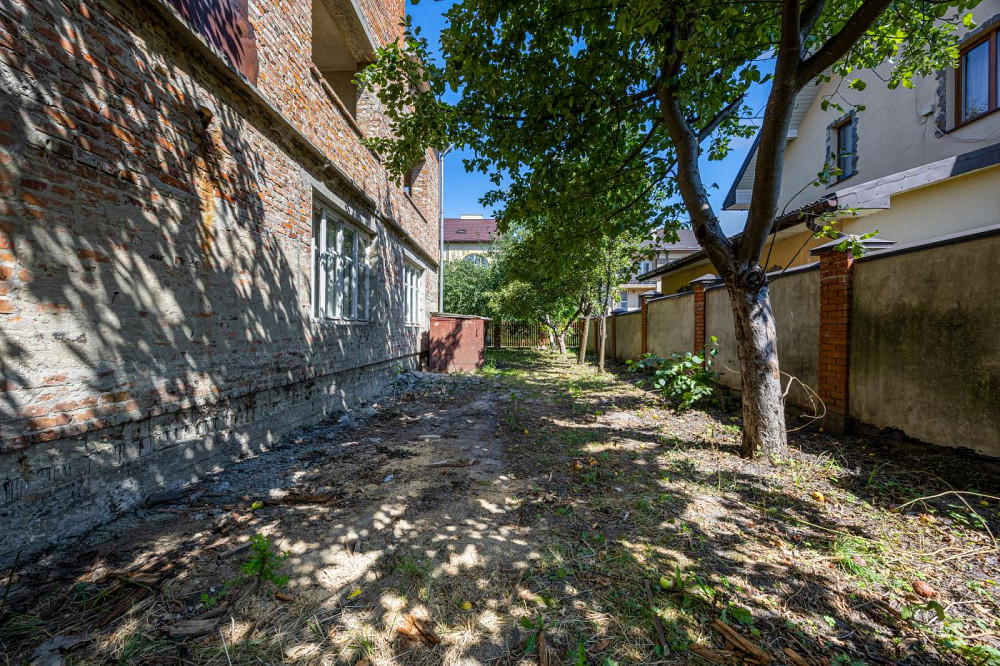 Продаж 3-поверховий Будинок з ділянкою 6 сот 410 кв.м 7+ кімн. на Калнишевського вул. Винники - фото 4