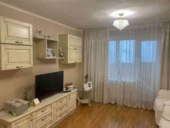 Оренда Квартира 3-кімнатна, 14/25 поверх Kiev