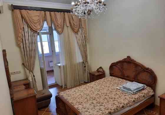 Оренда Квартира 3-кімнатна, 5/8 поверх на Довженко ул. Одесса