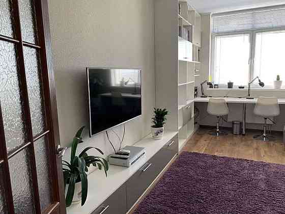 Оренда Квартира 2-кімнатна, 24/25 поверх на ул. Воскресенская, 14б Kiev