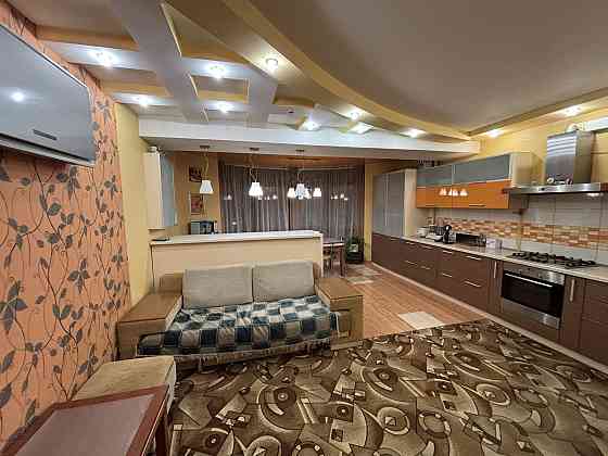 Оренда Квартира 3-кімнатна, 4/9 поверх на Витвицького Ivano-Frankivs'k