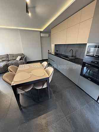 Продаж Будинок 3-кімнатний на Дніпровська наб., 18Б Киев