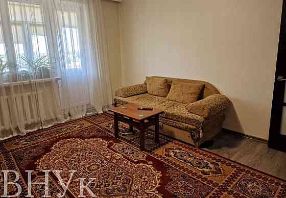 Продаж Квартира 3-кімнатна, 9/9 поверх на Головна Чернівці