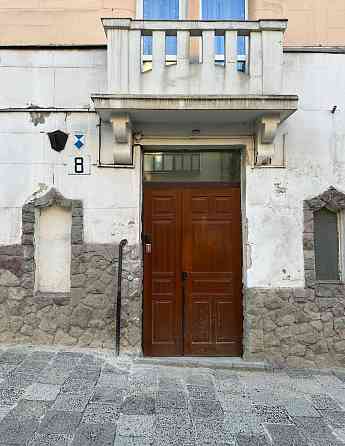 Продаж Квартира 3-кімнатна, 3/3 поверх на вул. Героїв Майдану Львів